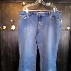 Great pair of Women's Tommy Hilfiger jeans size 22